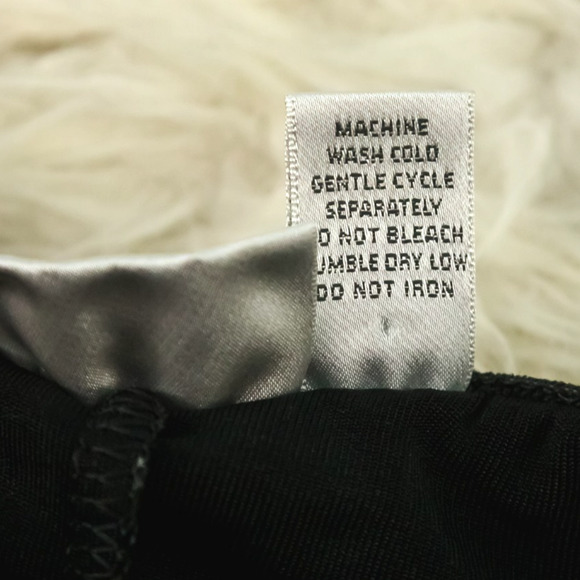 Chico's 3 Size XL Black Traveleres Pull On Midi Length Actate Blend Knit Skirt - Picture 4 of 5